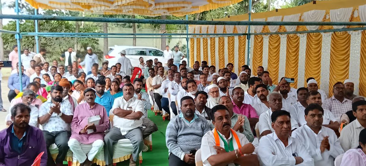 duttabhishek's tweet photo. "Energized to attend the workers meeting in Kolar Vidhan Sabha with #Kothur G. Manjunath ji MLA, Anil Kumar ji MLC, and senior leaders! Big welcome to Sunil ji, BJP senior leader, who joined our party today in Kolar! #Congress #Kolar #Karnataka" https://t.co/WJCEiijlCm