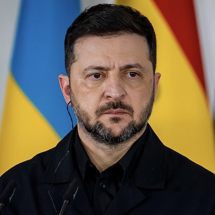 TheOtherSideRu's tweet image. 🇺🇸🇺🇦 US threatens to cut intelligence sharing and weapons supplies to press Ukraine into Trump’s peace deal — Reuters

Wasington reportedly wants Kiev to sign a framework of the deal by next Thursday

According to Bloomberg, Macron, Starmer, and Merz have already assured Zelensky…