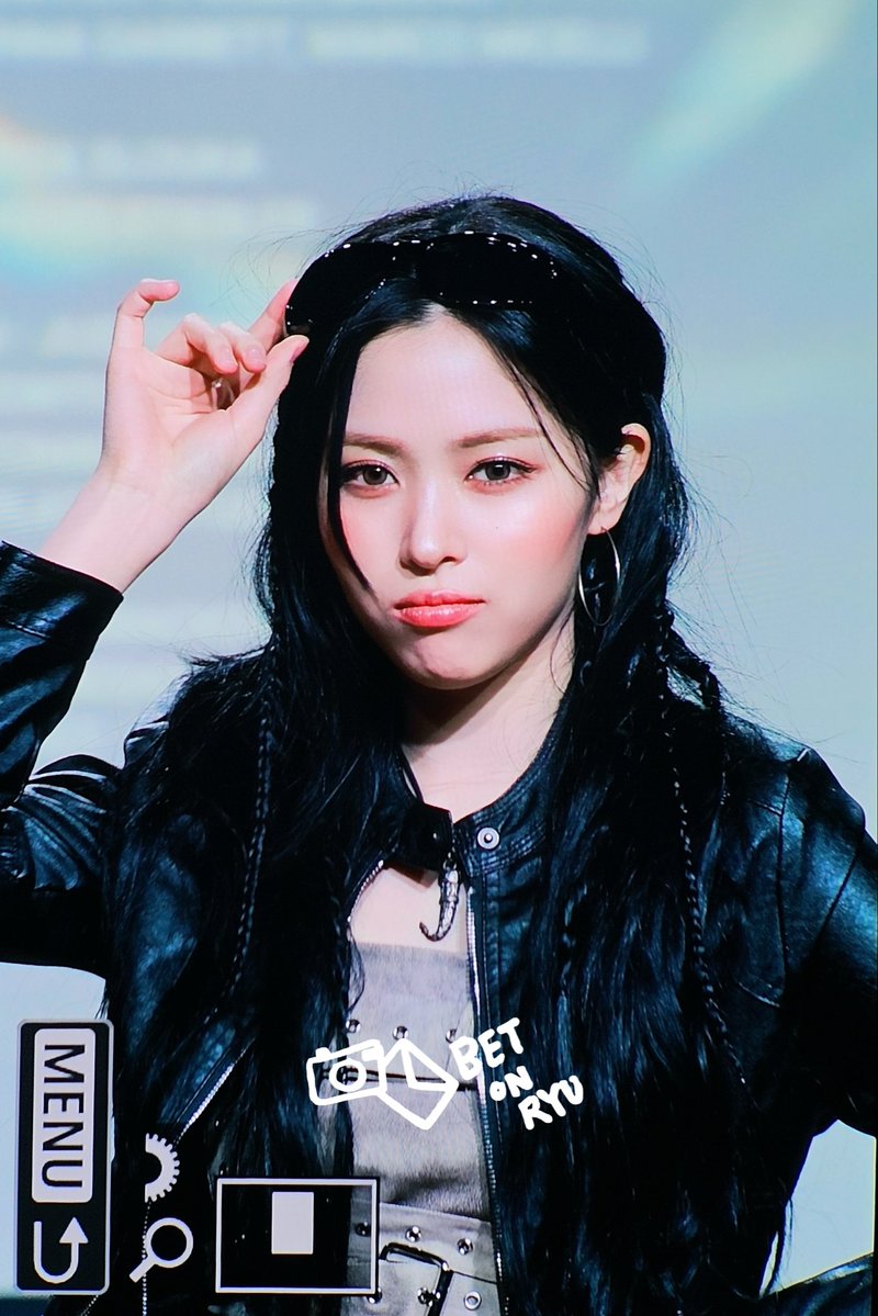 betonryu_srj's tweet image. 251121 위드뮤 - 시크한 1위가수

#있지 #ITZY #류진 #RYUJIN 
@ITZYofficial