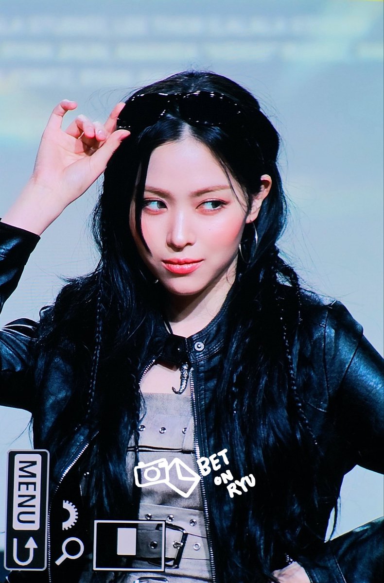 betonryu_srj's tweet image. 251121 위드뮤 - 시크한 1위가수

#있지 #ITZY #류진 #RYUJIN 
@ITZYofficial