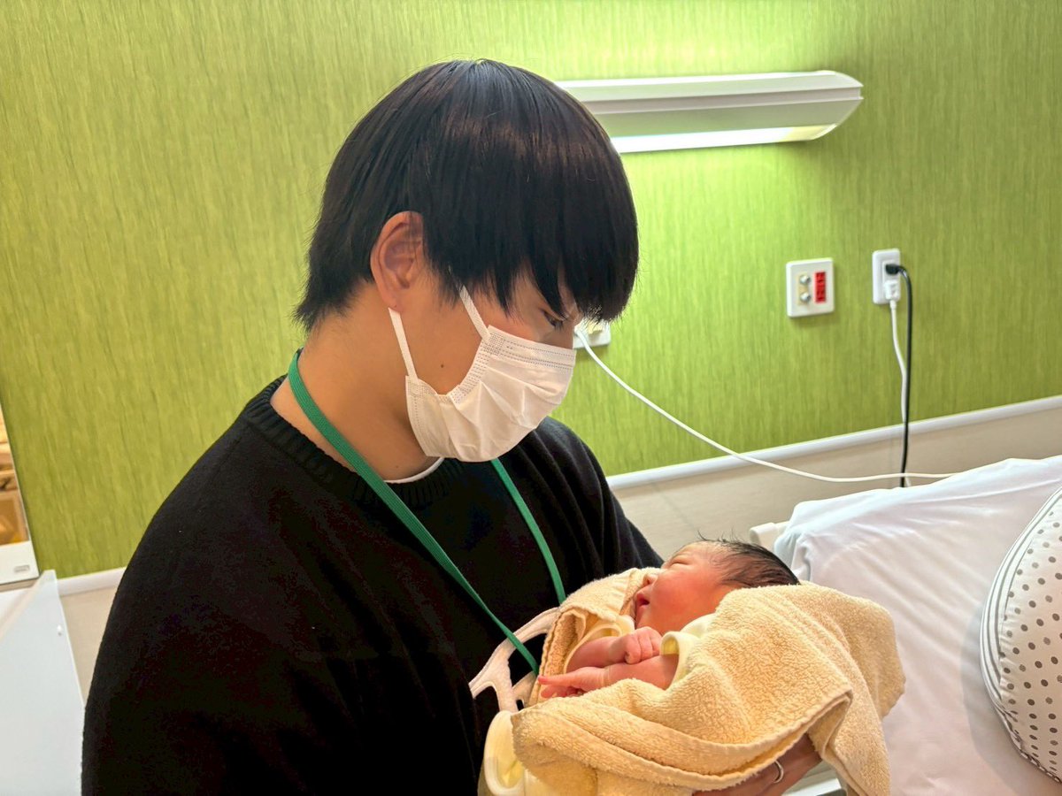 skyteam_makoto's tweet photo. 動画でもありましたが、パパになりました！

産まれてきてくれてありがとう！！！
あーちゃん元気な息子を産んでくれてありがとう！！！
パパ頑張ります🔥🔥🔥 https://t.co/o09iqp5rUG