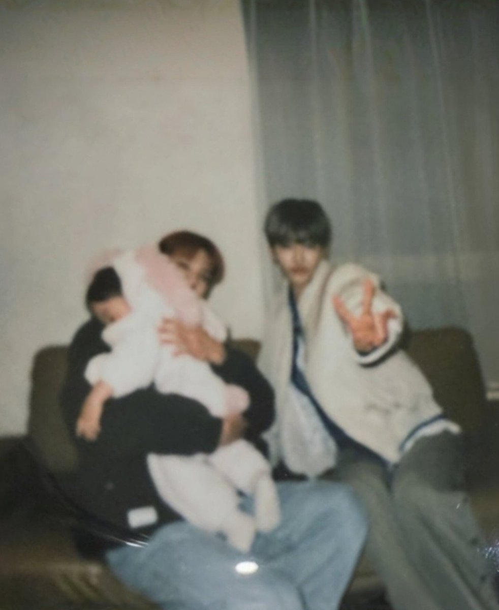 jjarchiv's tweet image. 🧸🖤