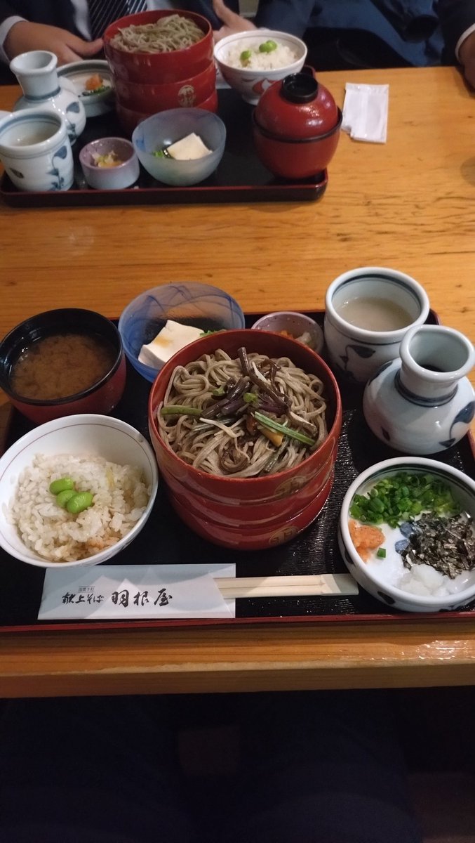 ofudomonogatari's tweet photo. お昼は出雲名物、割子蕎麦をいただきました！　美味しかったです。 https://t.co/AAc3ZU1vYC