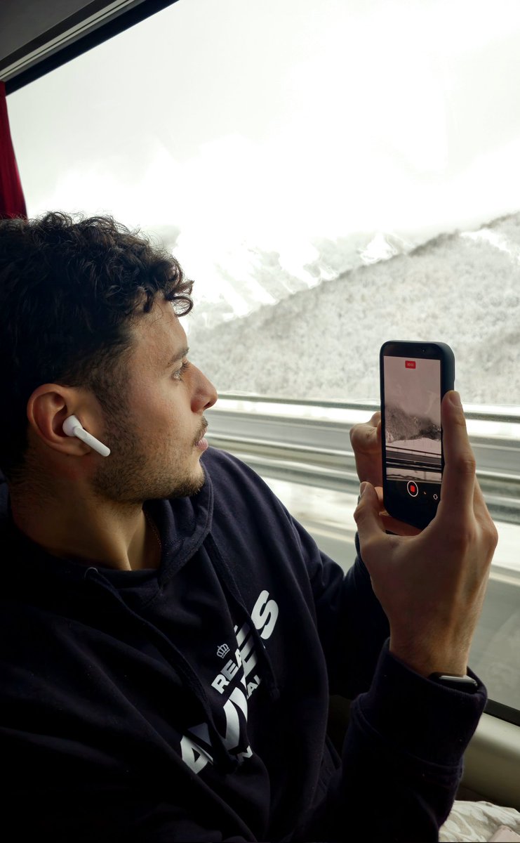 🚌❄️📸

#RealAvilésIndustrial 🔵⚪🔴