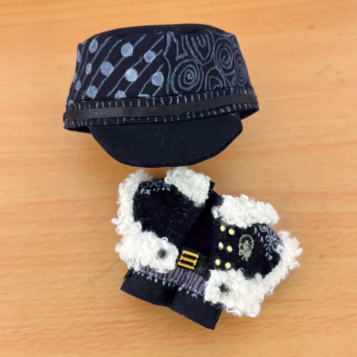 lunafiore2841's tweet photo. 背面のデザインわかんないから、そのままにしてるけど、ナイトメアクーリエ完成✨✨ https://t.co/7RrO70YlKe