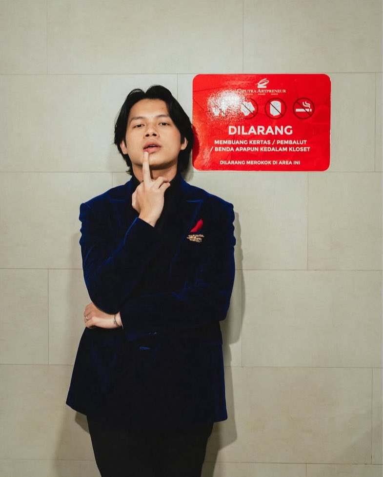 kukiebrownn's tweet photo. rony mode formal auranya aur2an alias GANTENG BGT GILAKkk https://t.co/HLb7BYqqkw