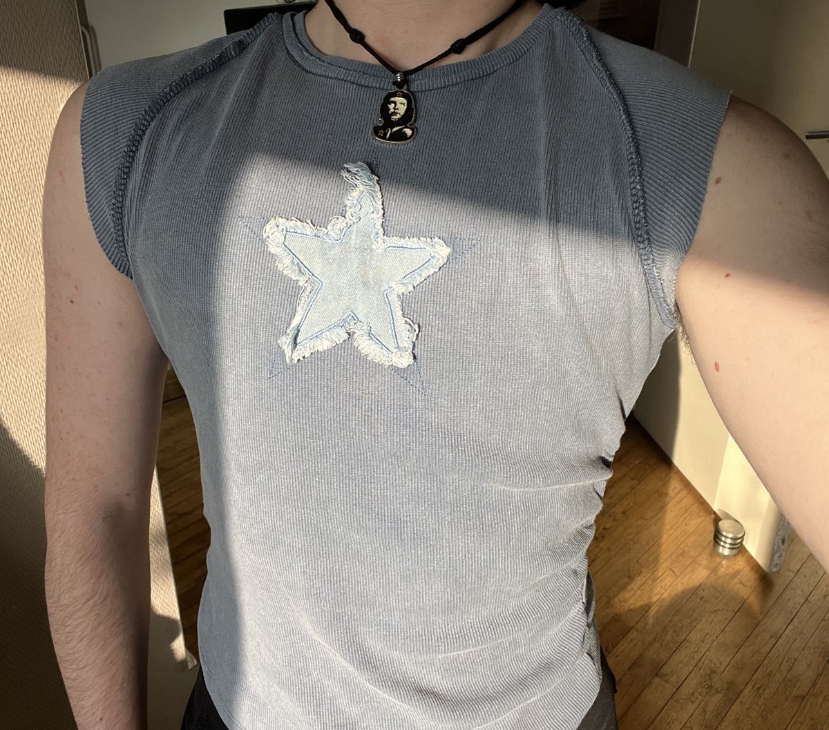 SANSVlSAGE's tweet image. mes tshirts prefs rendent trop bien maintenant