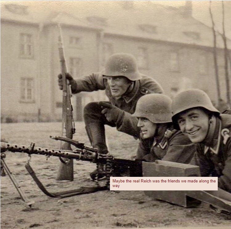 camel IR(ape)GC Führer tweet media