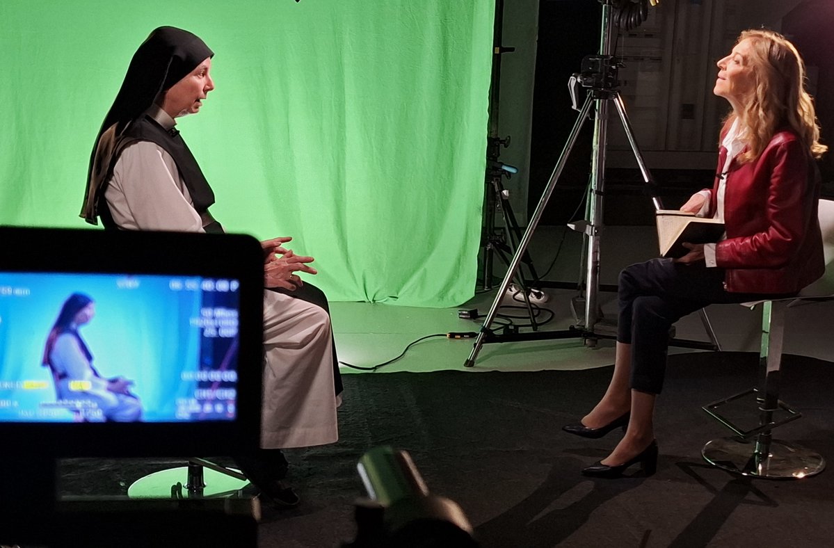 Domenica #23novembre a #SOUL madre Maria Francesca Righi, badessa del Monastero cistercense di Nostra Signora di Valserena. Con <a href="/Monicamondo/">Monica mondo</a>  alle 21.05 su <a href="/TV2000it/">Tv2000.it</a> e in radio lunedì #24novembre alle 21 su <a href="/inblu2000it/">InBlu2000</a> . Potete vederla sempre su #Play2000.
<a href="/centriculturali/">Centri culturali</a>