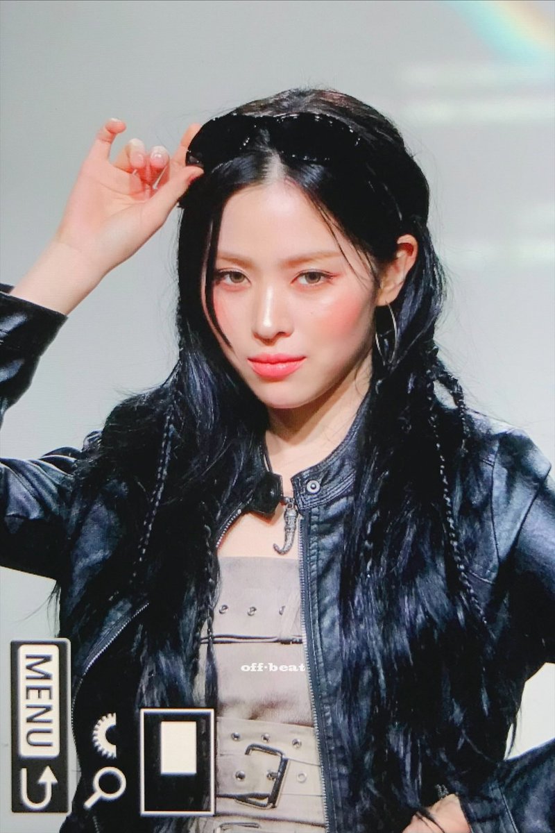 Offbeat_RJ's tweet image. 251121 #ITZY #있지 #RYUJIN #류진 @ITZYofficial