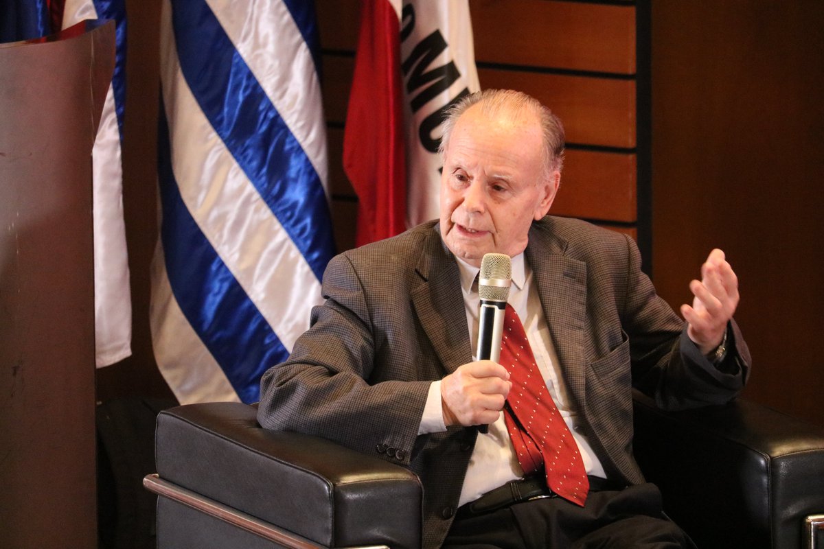 agesic's tweet photo. ▶️ Comenzó el #EventoURCDP

📍 La apertura estuvo a cargo de Federico Monteverde, presidente del Consejo Ejecutivo de la URCDP; Felipe Rotondo, miembro de este Consejo; y Daniel Mordecki, director ejecutivo de Agesic. https://t.co/xY3QSWINTc