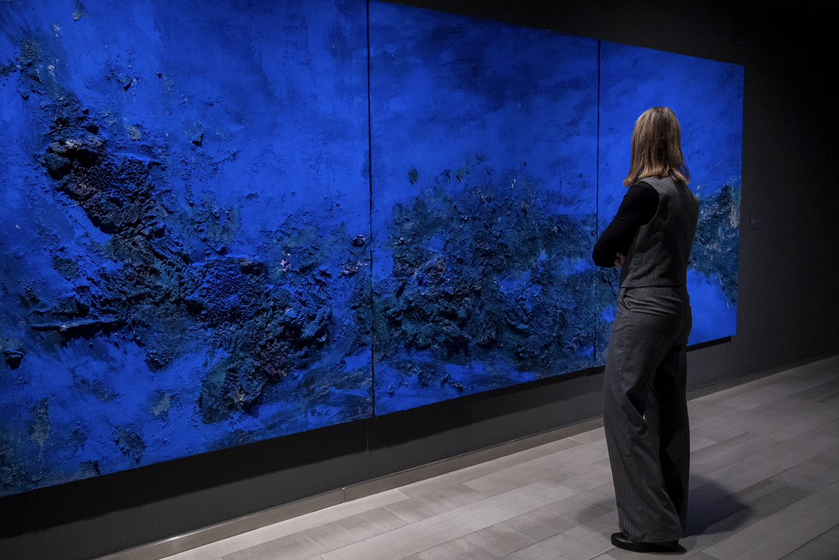 OperaGallery's tweet image. Cristina Babiloni’s major solo exhibition at Fundación Bancaja in Valencia is now open until 22 February 2026. 

Titled ‘Caleb’, the show brings together more than thirty paintings, sculptures and installations inspired by the dialogue between humanity and nature. Through organic…