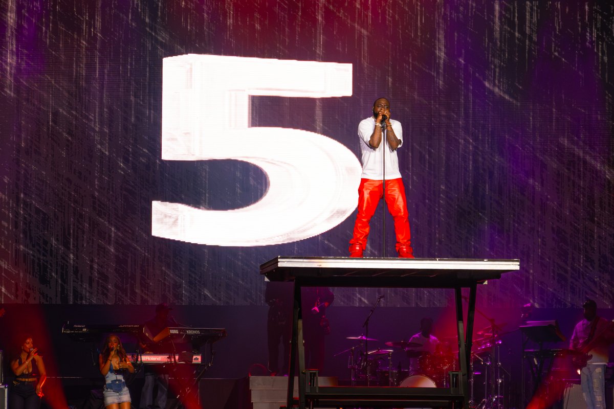 StateFarmArena's tweet photo. Last night was The Best 🔥

@davido Day: Official Birthday Concert | 11.20.25

📸: IJW Media https://t.co/TdEJBHmdCC