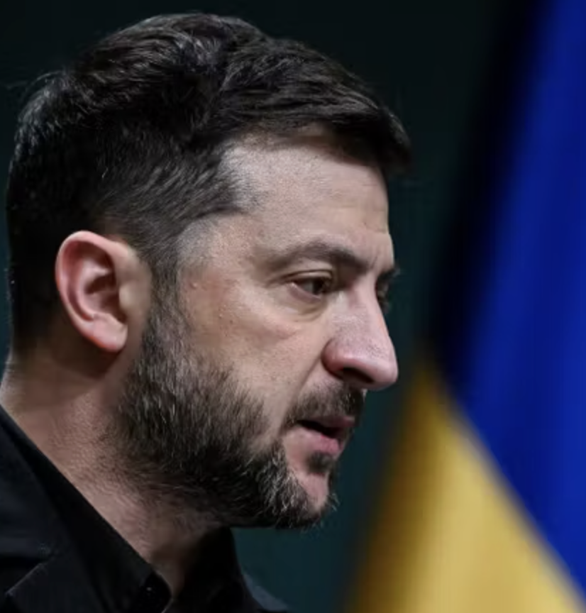 krassenstein's tweet image. BREAKING: New reports say Trump told Zelensky he would cut weapons and intelligence support unless Ukraine accepts a “peace deal” largely written by Putin.

Once again, Trump appears to be exhorting Zelensky for his own political gain, so he can claim to be a “great peacemaker.”…