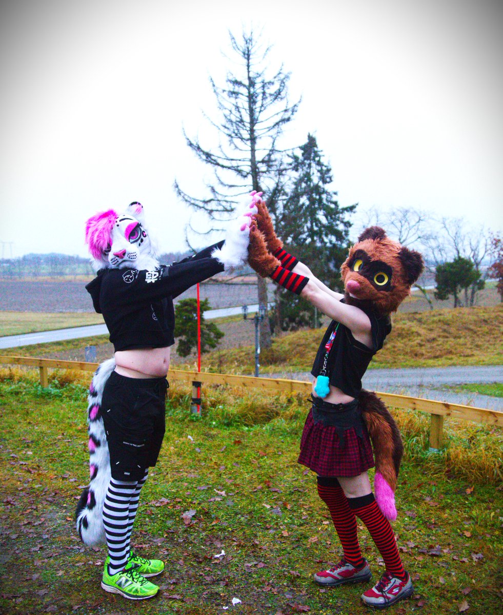 Dawn Snowmeow tweet media