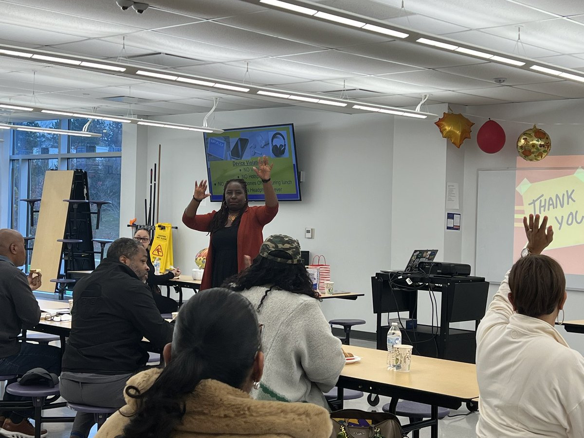 CMITAcademy's tweet image. Good morning with our amazing parents at Breakfast with the Principal. Grateful for partnership, conversations, &amp;amp; community @pgcps @stem_feed @DirectorHolland @DrRyanS