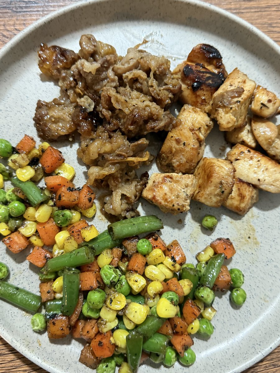 tidaksemampai's tweet image. treatment gapernaah, palingan rendem muka aja di air es tiap pagi.

kl skincarenya:
fw - fresh soy face cleanser
toner - anua heartleaf 77% soothing toner
ampoule - anua heartleaf 80% soothing ampoule
moist - make p:rem relief watery cream
ss - labore physical sunscreen

tp…