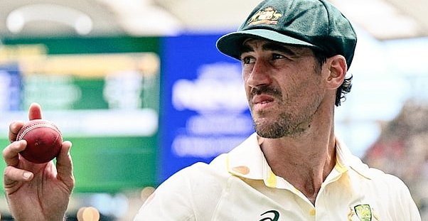 Knowledge0610's tweet image. Bowlers who dismissed Joe Root most times in Test Cricket 

⭐ Pat Cummins : 11
⭐ Jasprit Bumrah : 11
⭐ Josh Hazlewood : 10
⭐ #MitchellStarc : 9*
⭐ Ravindra Jadeja : 9
⭐ Nathan Lyon : 8