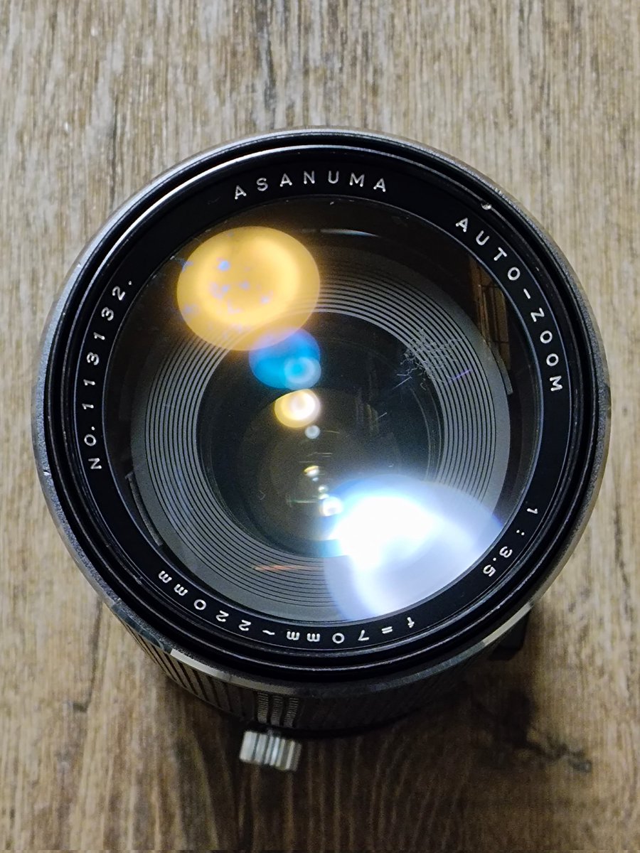 見たことも聞いた事もないレンズがジャンクで売っていたので購入