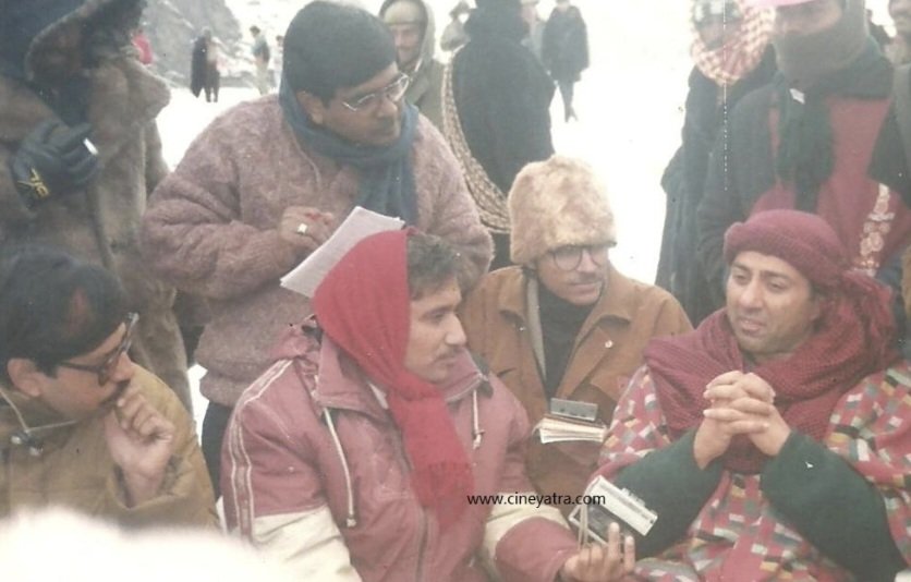 iamanjulsirohi's tweet image. #SunnyDeol :- Guys Sharing A Old Rare Pic Of Our Action Super Star Mr. @iamsunnydeol From The Set Of #Jor ...Pics Was Clicked In November 1997 By Photographer Deepak Dua And Team ..💪💯💥👍

#TrendingTopic :- #chilhavisto #CryptoMarket #CensureLecornu #Caracas #deslimstemens