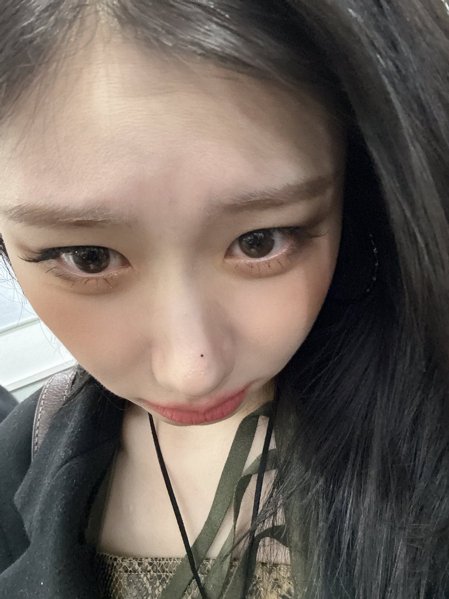 archive4itzy's tweet image. [21112025] #chaeryeong bbl update