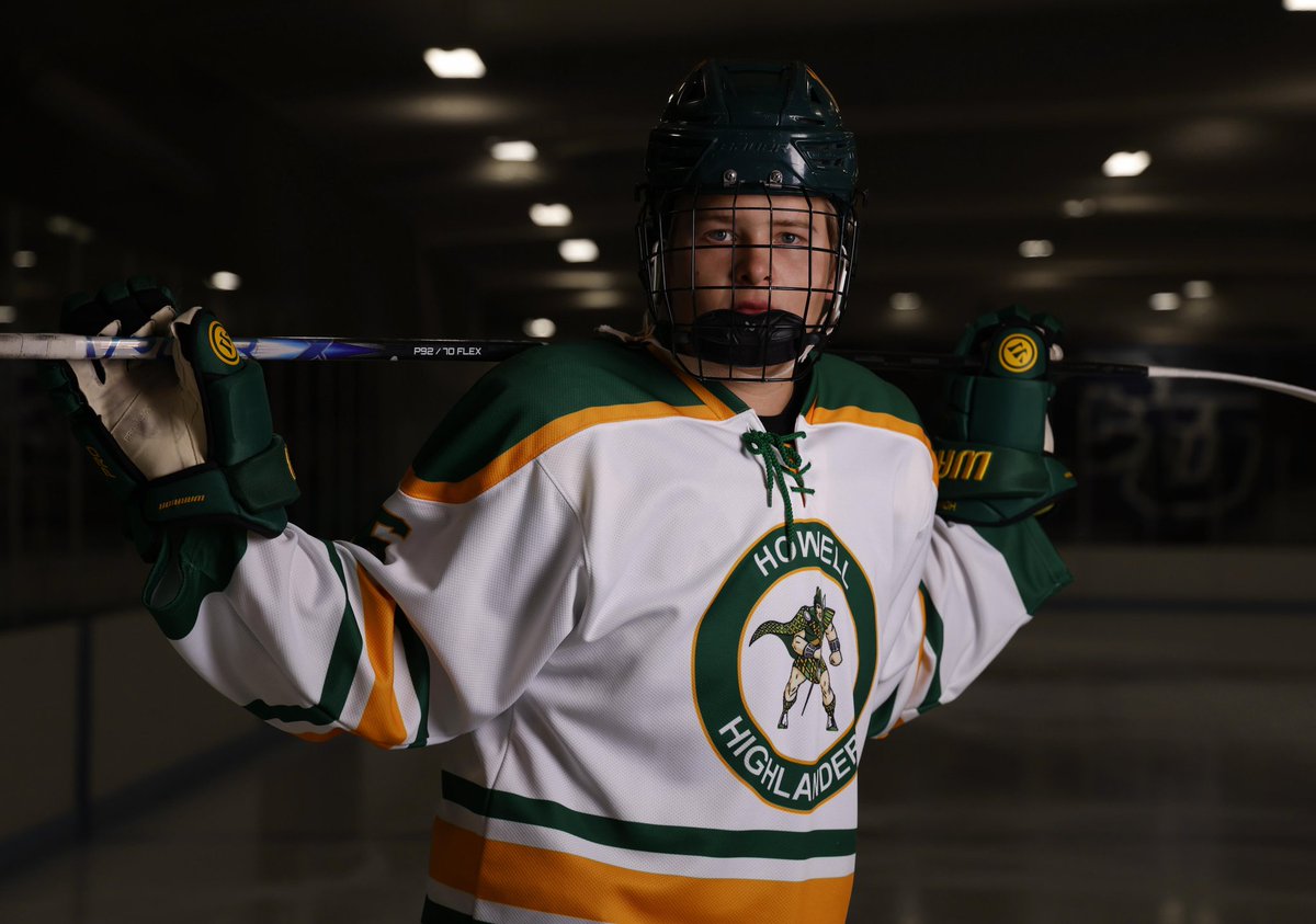 HowellVHockey's tweet photo. Next Senior up! 🏒💚💛
#Next16 Oliver Heikkinen — a dependable presence on defense.

More Senior spotlights coming soon!
#HowellHockey #GoHighlanders https://t.co/W1HD84gCyz