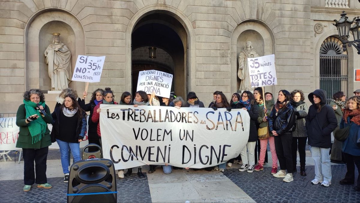 💥Mobilització pel conveni de <a href="/bcn_ajuntament/">Ajuntament de Barcelona</a>
QUE ENS ESCOLTIN DES DEL PLE!
❌️ 35 hores sense increment de plantilles i no per tots els sectors és una retallada de serveis públics i un greuge comparatiu. 
❌️ Increment salarial només pels comandaments és una broma de mal gust