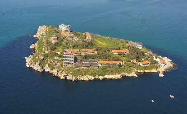 🔴#SONDAKİKA | TBMM’de kurulan terörsüz Türkiye komisyonu İmralı’ya gitm kararı aldı. 

Gitme Kararı; AK Parti, MHP ve DEM Parti'nin oylarıyla alındı.