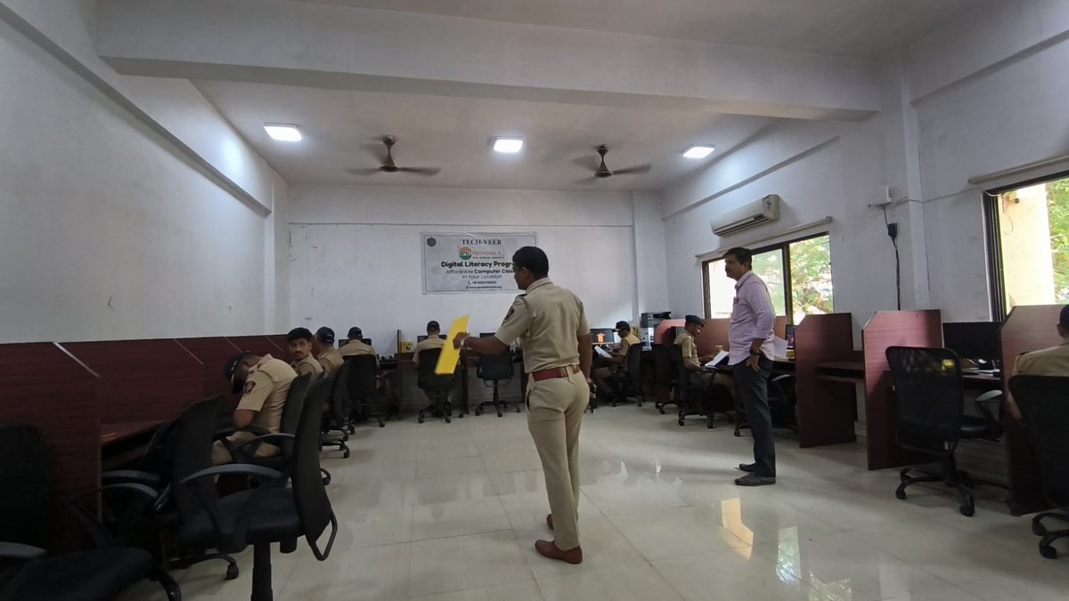 Saipujariprasad's tweet image. We&apos;re building our AI training curriculum at TechVeer, focusing on maximizing support for police families. What AI tools (for wellness, finance, or logistics) should we prioritize? Drop your suggestions! 👇

#AITraining #PoliceSupport #AI