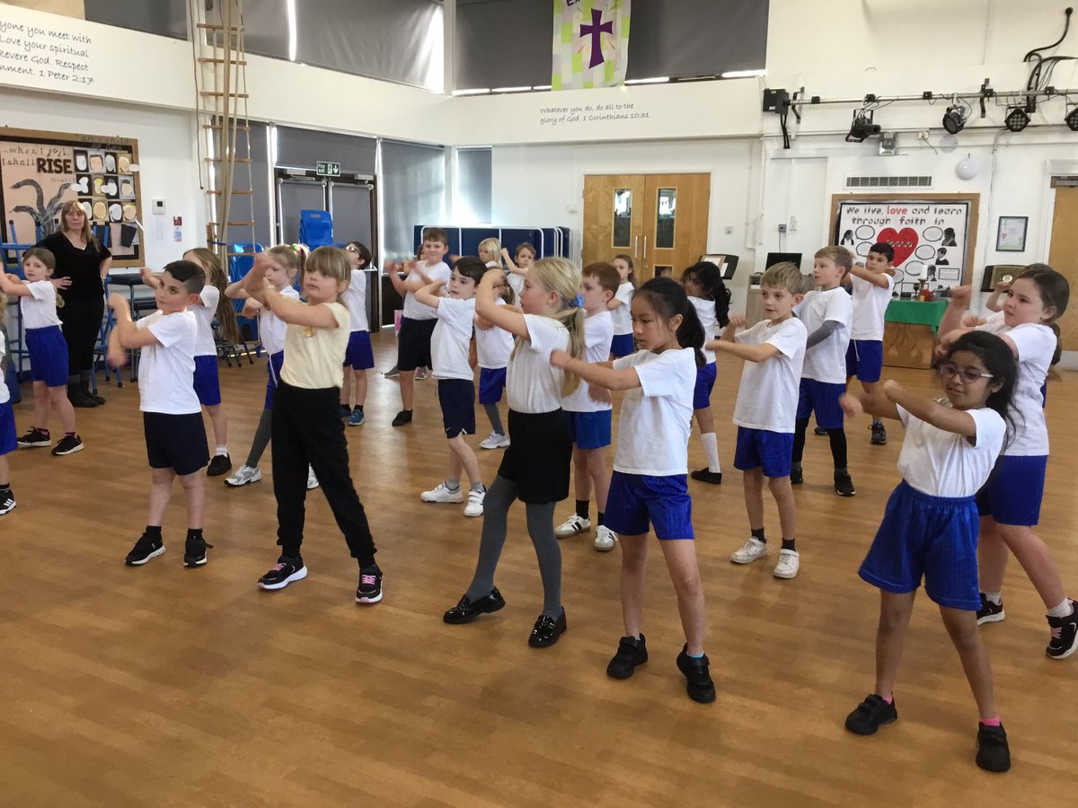 More Friday afternoon dancing for Y3 - we’re in the 1970s this week 🕺🕺