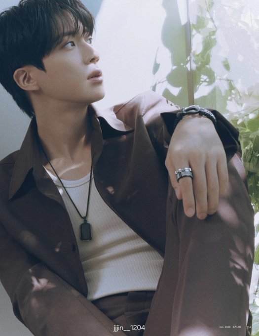 Global ambassador #JIN looks so handsome rocking #FRED's latest High Jewelry collection in new cover shoot for SPUR Magazine, January issue!💪📸🕺🏻🤝🌎💥💎💍📿 🆕𖤓📰🇯🇵🔥👑🤍💜  

JIN FOR SPUR MAGAZINE 
#JinxSPUR 
#JinxFREDJewelry 
#FREDJewelry <a href="/FREDjewelry/">FRED Paris</a>