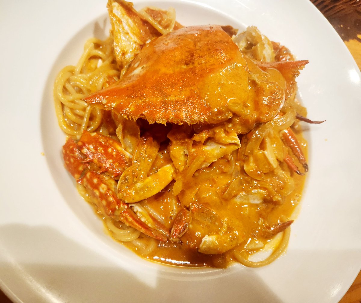 今週は疲れたからご褒美は蟹パスタ🍝美味しい😋