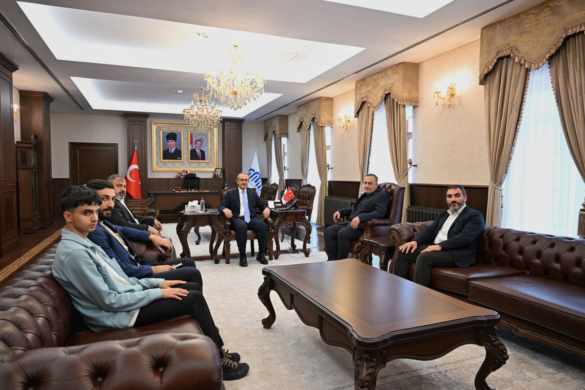 İl Başkanımız <a href="/behcet_sevgili/">Behcet SEVGİLİ</a>, İl Başkan Yardımcımız Nihat Sezer, Yeşilyurt İlçe Başkanımız Veysel Yıldız ve beraberindeki heyet, Malatya Valimiz Sayın Seddar Yavuz’u makamında ziyaret etti.

Şehrimizin geleceğe yönelik projeleri hakkında bilgiler aldık.

#deprem 
#malatyahaber