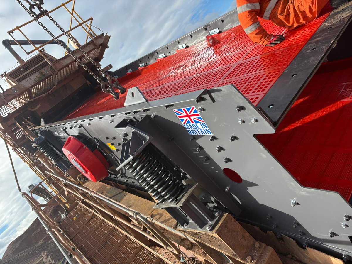 HewittRobinsLtd's tweet image. We’ve recently completed the supply and installation of a replacement double-deck screen for one of the Midlands’ leading sand and gravel sites.

Read more: ow.ly/j5AN50XvKek

#HewittRobins #ScreeningSolutions #Aggregates #SandAndGravel #Quarrying #MiningEquipment