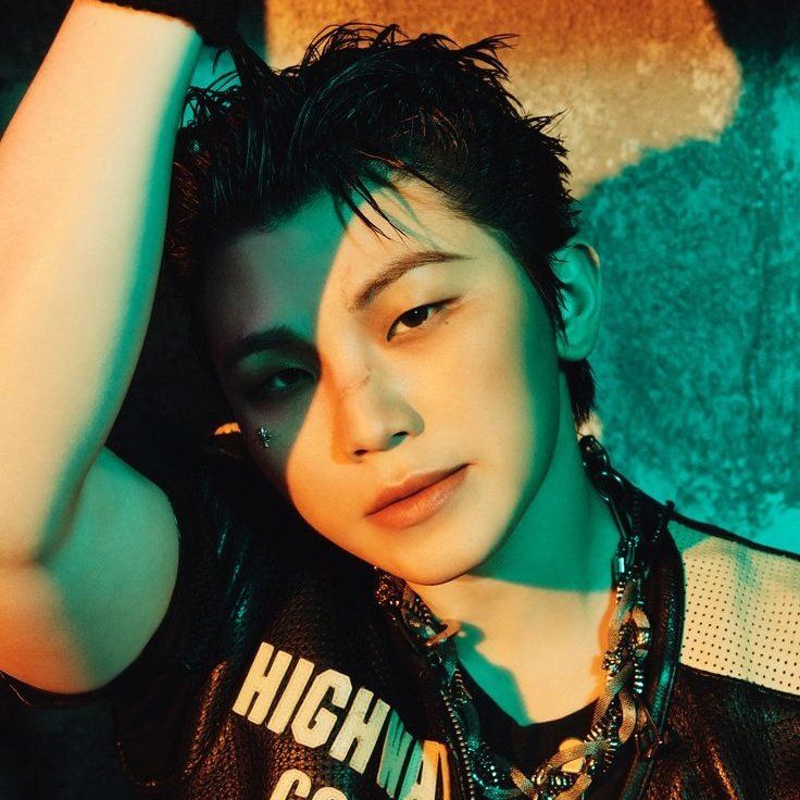 Happy 29th birthday to the unbelievably talented, exceptionally gifted, strikingly handsome, endlessly hardworking, and phenomenally skilled singer-songwriter Woozi of SEVENTEEN.