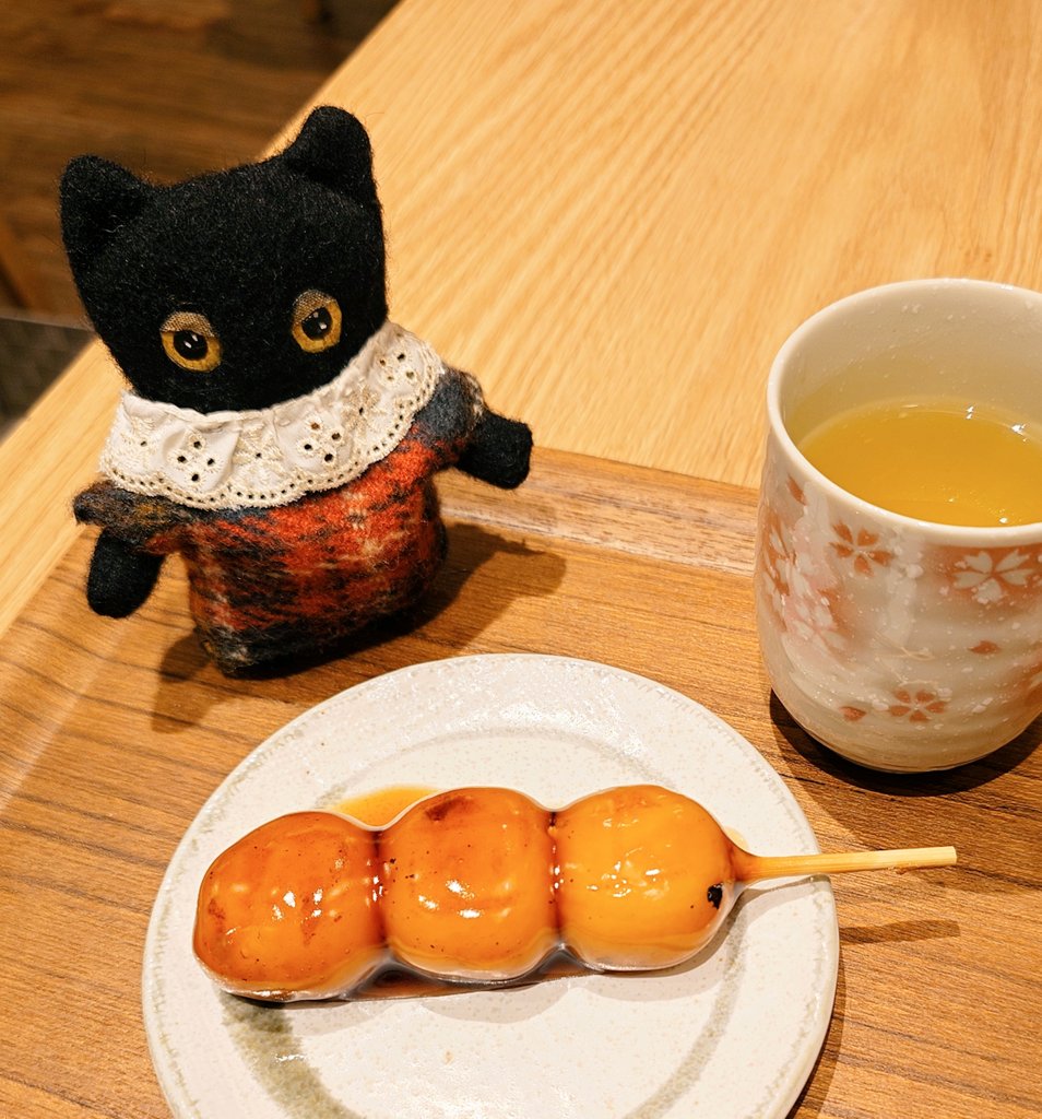 なお、難波に行ったらお団子を食べるのが慣わしとなっており…。