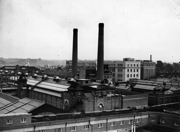 localnotail's tweet image. am not a Bluenose but I think it&apos;s beautiful, all those lovely chimneys, very much honouring the local heritage

Looking forward to having a proper stadium concert venue in Brum too

Brace yourself for an endless wave of fools obsessed with Islam who don&apos;t know English history 🙄