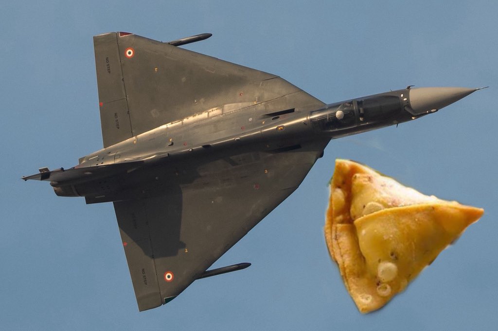 Ab tera yeh baasa samosa Kaun khareedayga rey indian 😭😭😭