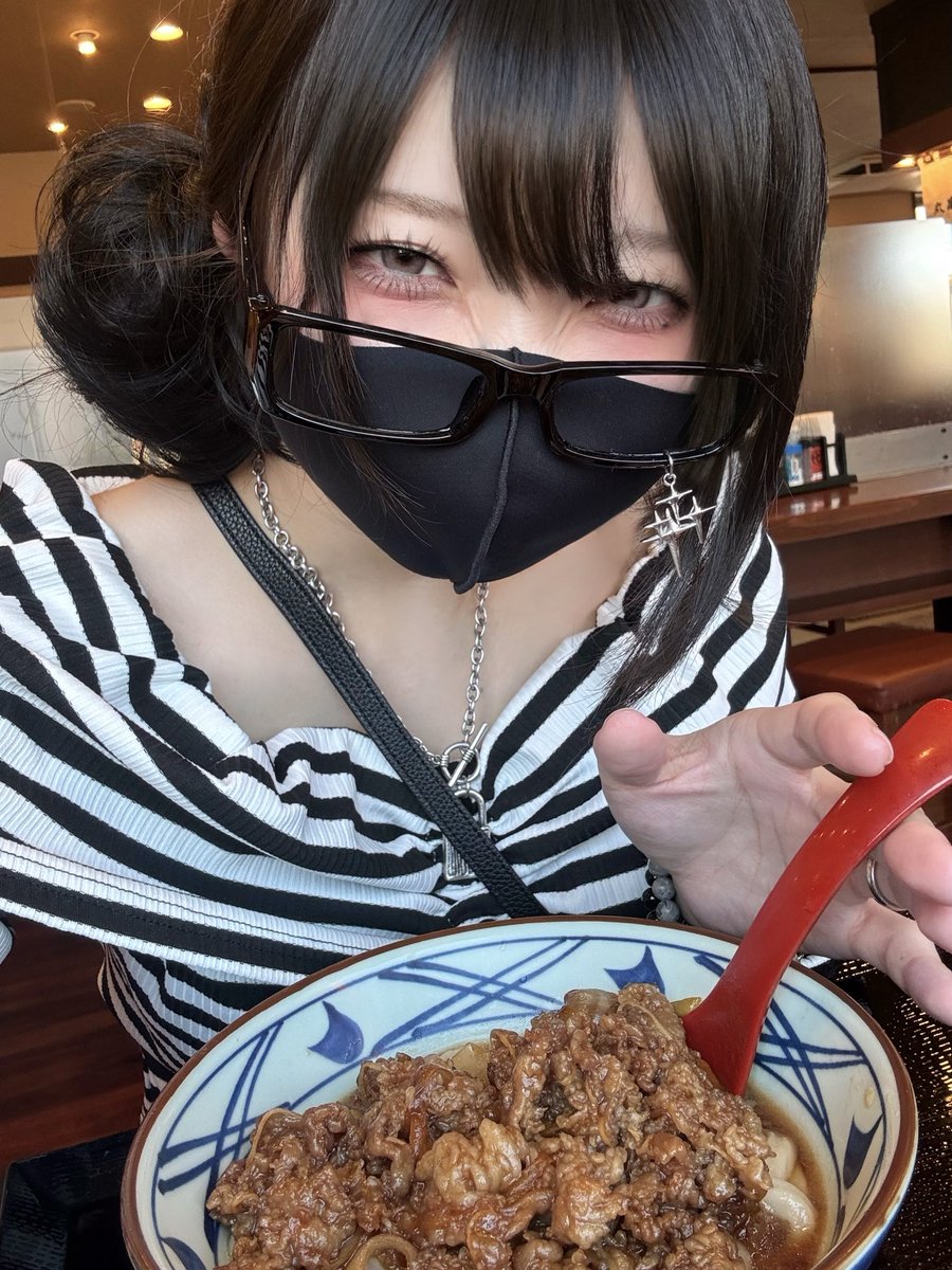 hanaページ✩.*˚ 🐇 . . . . お友達と浴衣?レース着物?着てきました!!! グレーの着物に