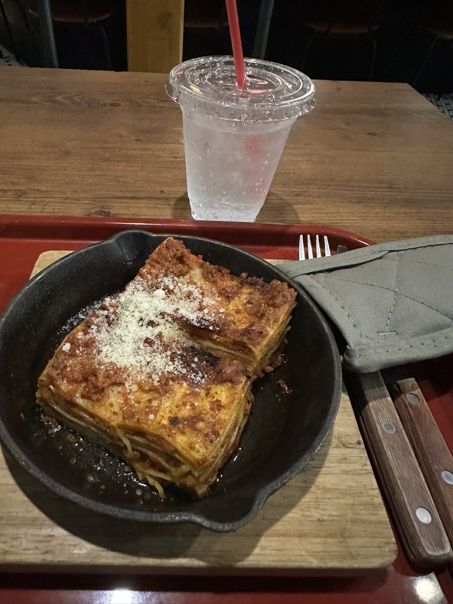 ピザの日昨日までだった😭
ラザニア食べたよ〜美味しかった