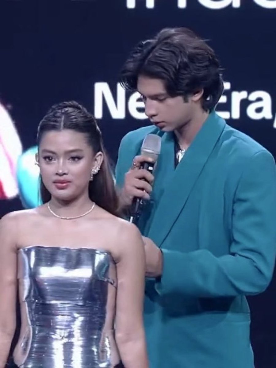 baymaxsad's tweet photo. LOH LOH LOH LOH 

TIKTOK ICON MOQEEL 
#MOQEELxTIKTOKAWARDS25
#TIKTOKAwards https://t.co/7lBryxuW9F
