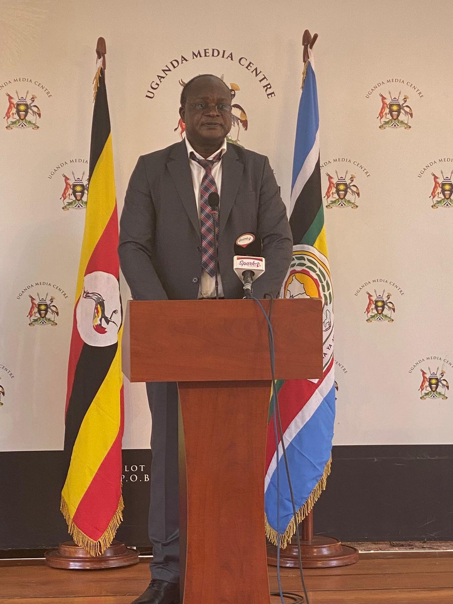 TayariWestTV's tweet photo. During a media briefing today at Uganda Media Centre, Dr Fred Okuku, a consultant medical oncologist at the Uganda Cancer Institute, revealed that prostate cancer has become the leading cancer among men in Uganda and a major cause of cancer-related deaths, noting that more men are being diagnosed, yet many only learn of the disease when it has already advanced.
📸 @ExtravaganzaDa3
#TayariWestUpdates