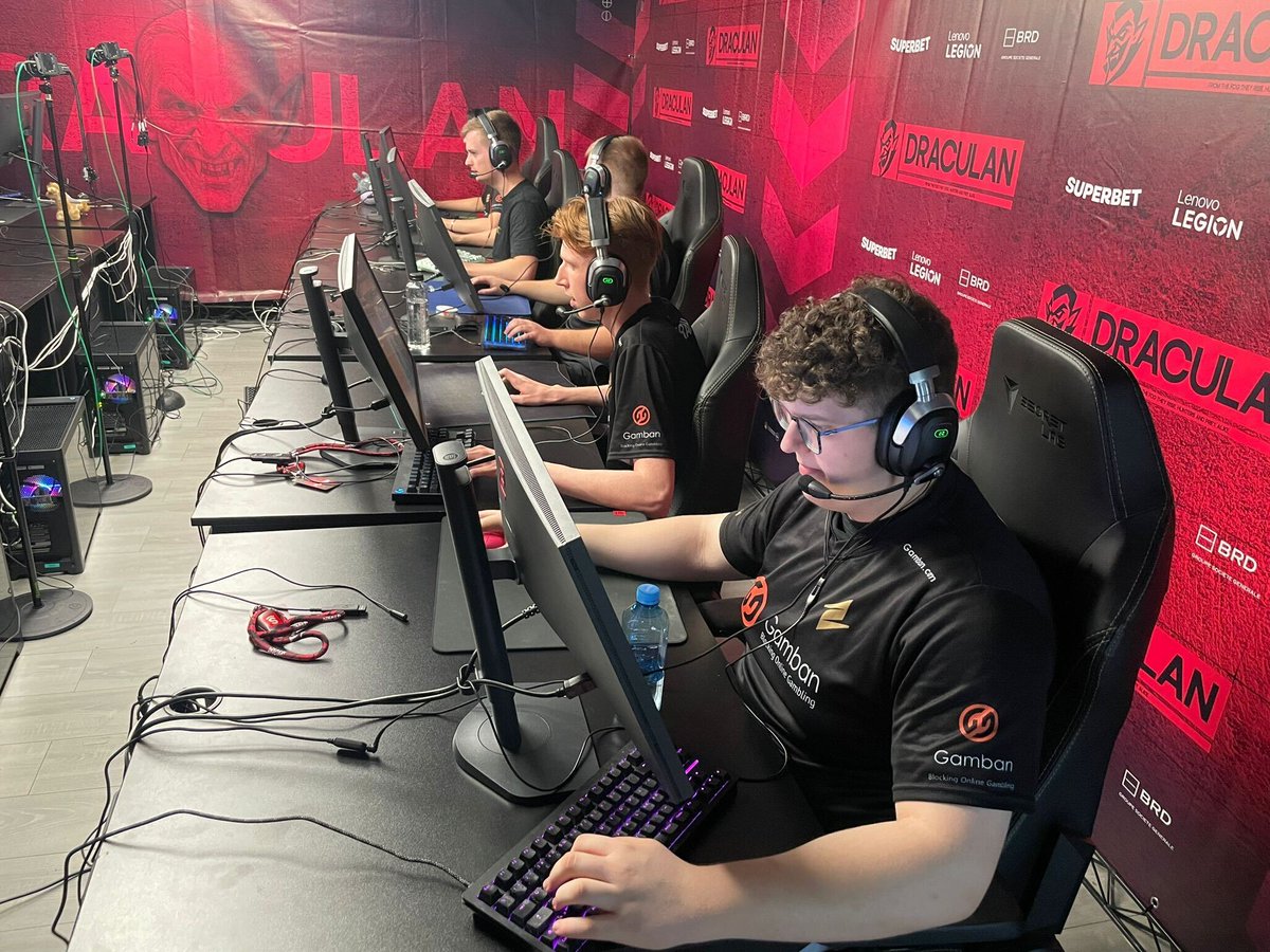 gambanapp's tweet image. The @ecstaticCS team have landed in Romania for @DraculaNCS - starting strong with a win on their first match ⚡️

🇩🇰 @TMBCSGO
🇩🇰 @acoRCS
🇩🇰 @AnleleleCS
🇩🇰 @nutnutCSGO
🇩🇰 @sirahcs