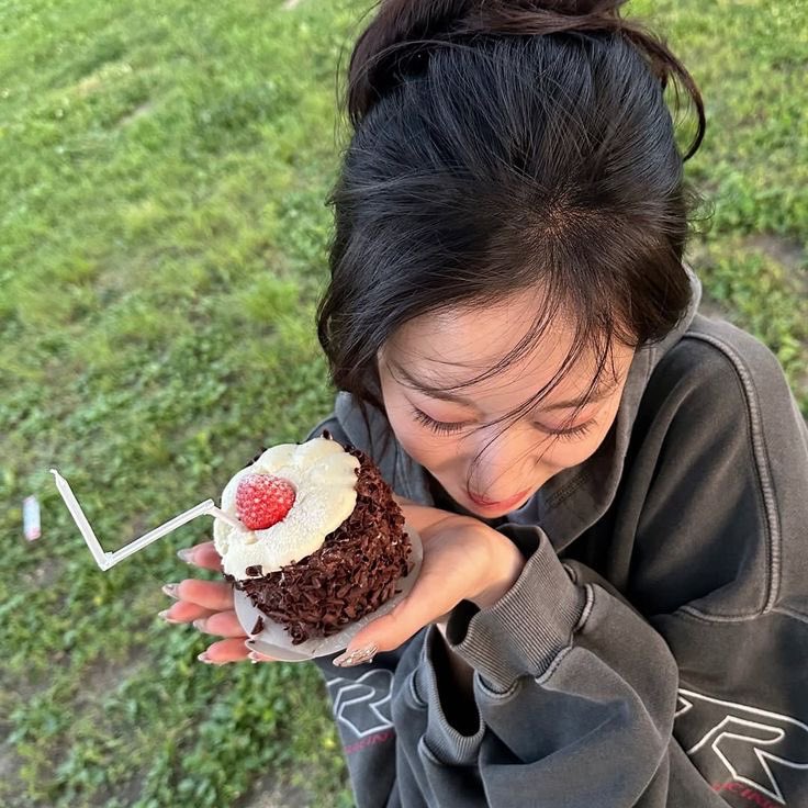 imblumora's tweet image. OMG SIO UPDATE!!