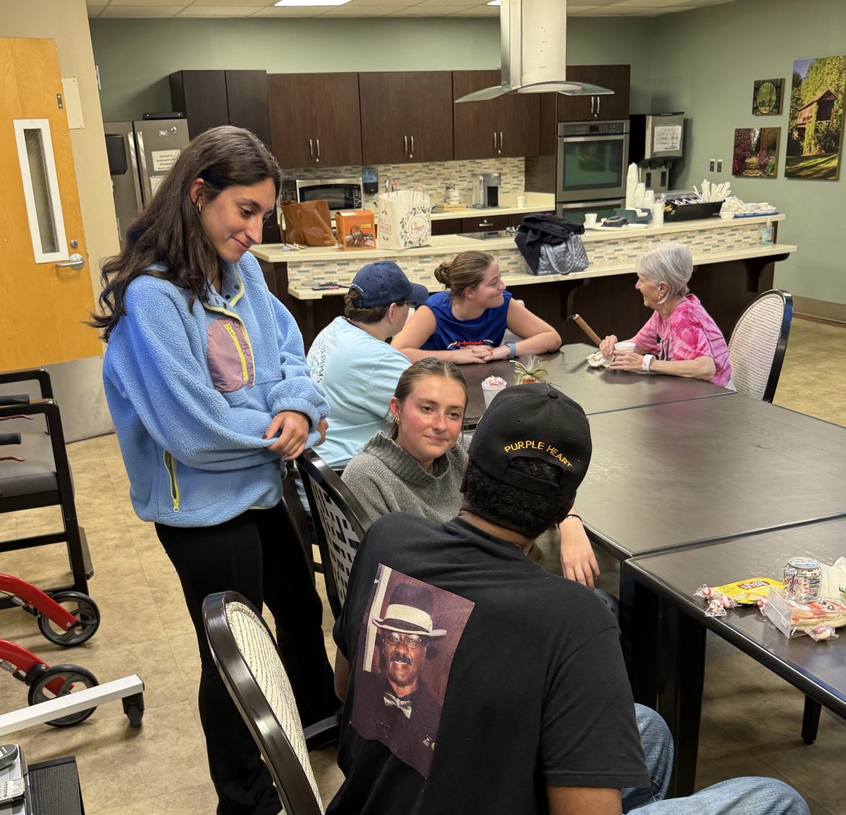 VHHS Literacy Club tweet media