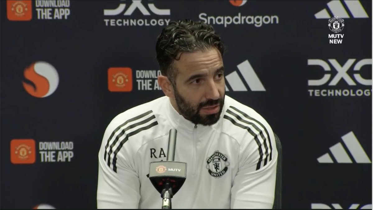 StretfordPaddck's tweet photo. 🚨🤕 TEAM NEWS: Ruben Amorim confirms Harry Maguire is OUT for Monday night's game against Everton.

Kobbie Mainoo didn't train today but is expected to train tomorrow, while Lisandro Martinez is 'close' to being ready.

Benjamin Šeško's injury is not serious but he will be out for a few weeks. 

#MUFC