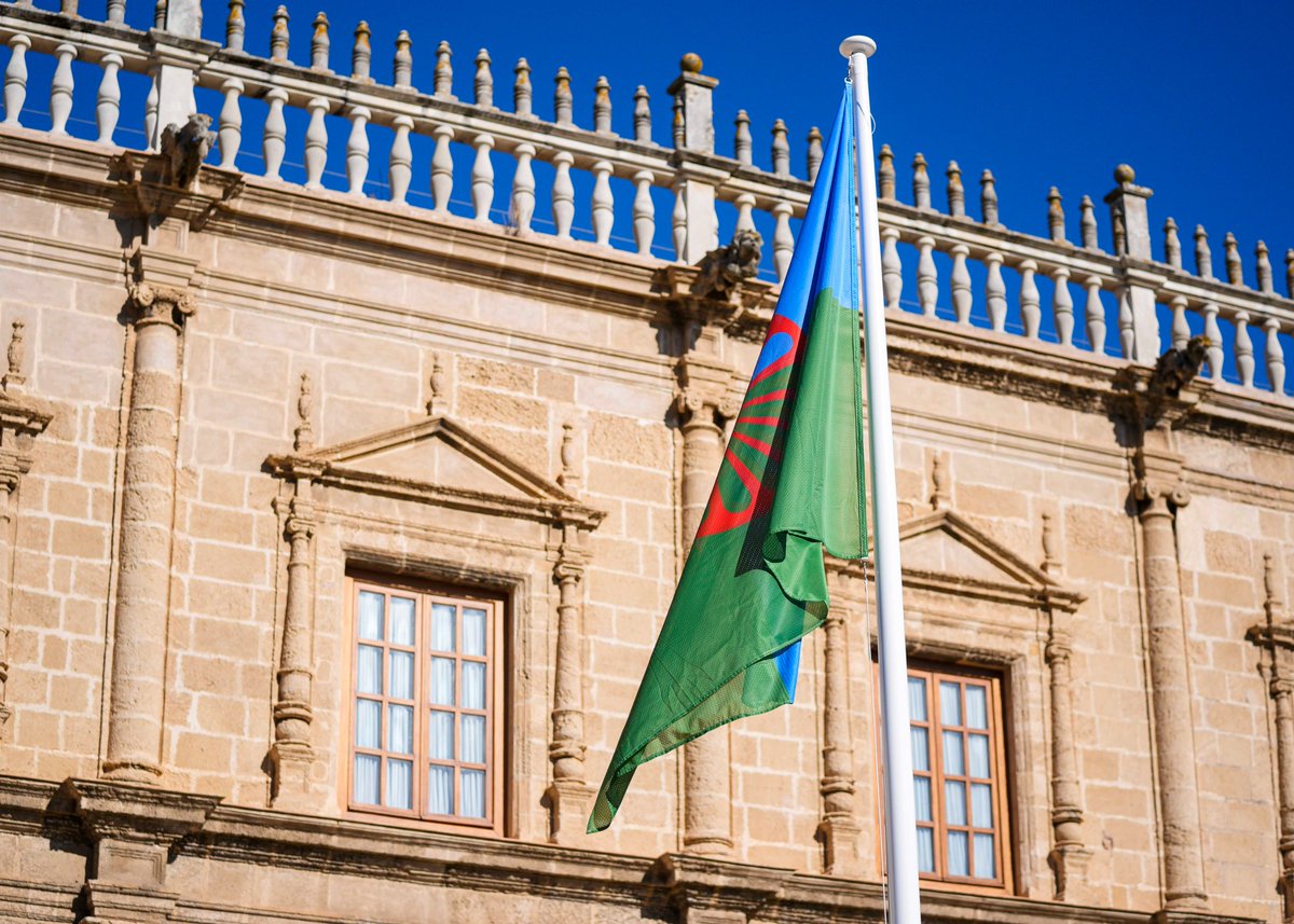 gitanos_org's tweet photo. 💚El @ParlamentoAnd también se suma a la conmemoración del 22N Día de los #Gitanos y #Gitanas Andaluces, con un acto oficial y la izada de la bandera #gitana. Asisten nuestros compañeros de Andalucía. https://t.co/RaQemU1pYj
#600AñosPuebloGitano https://t.co/vHvSamnqff