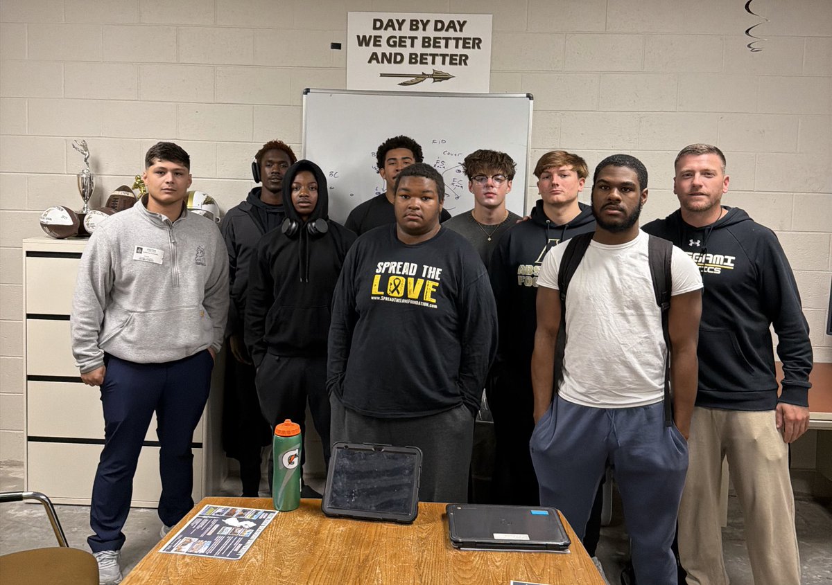 AbsegamiBraveFB's tweet photo. Thank you to @FDUFootball and @CoachPonts for visiting Absegami yesterday! https://t.co/kzZ3DBvaa6