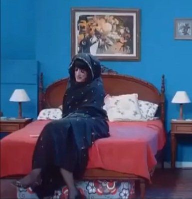 MsFatalee's tweet photo. como vai vocês pessoas normais que estão passeando nesse feriadão? pq eu, uma mera mortal estou fazendo trabalho acadêmico ouvindo música no spotify pra reduzir minha carga de culpa e incompetência https://t.co/w8K4LGLA1s