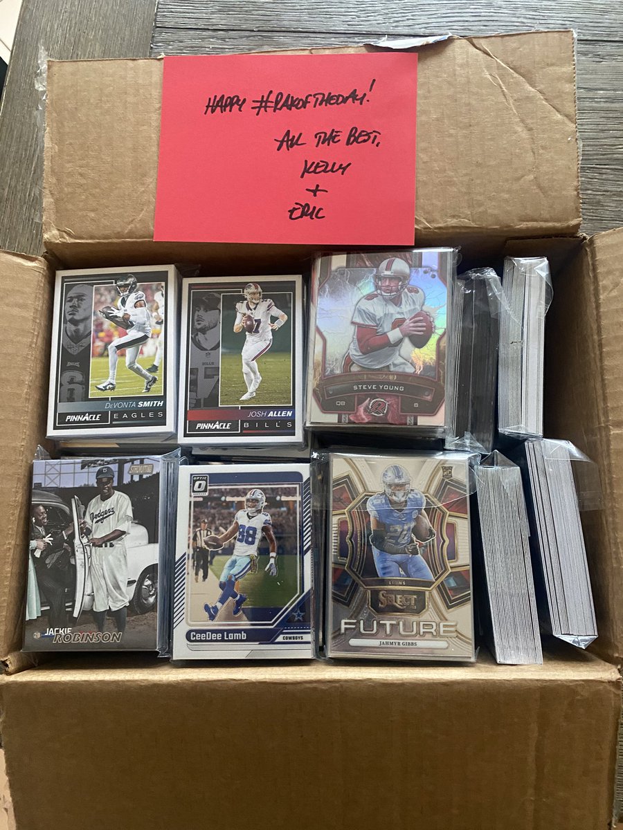 _shrek13's tweet image. Thank you @KellysKards1768 for making me your #RAKoftheDay and @eshecker for tagging in when the initial package got lost. I was almost out of NFL cards for my students too. Thank you both so much! Another pic of a cafeteria table receiving cards to be posted later 🙏🏻👍👊👏❤️